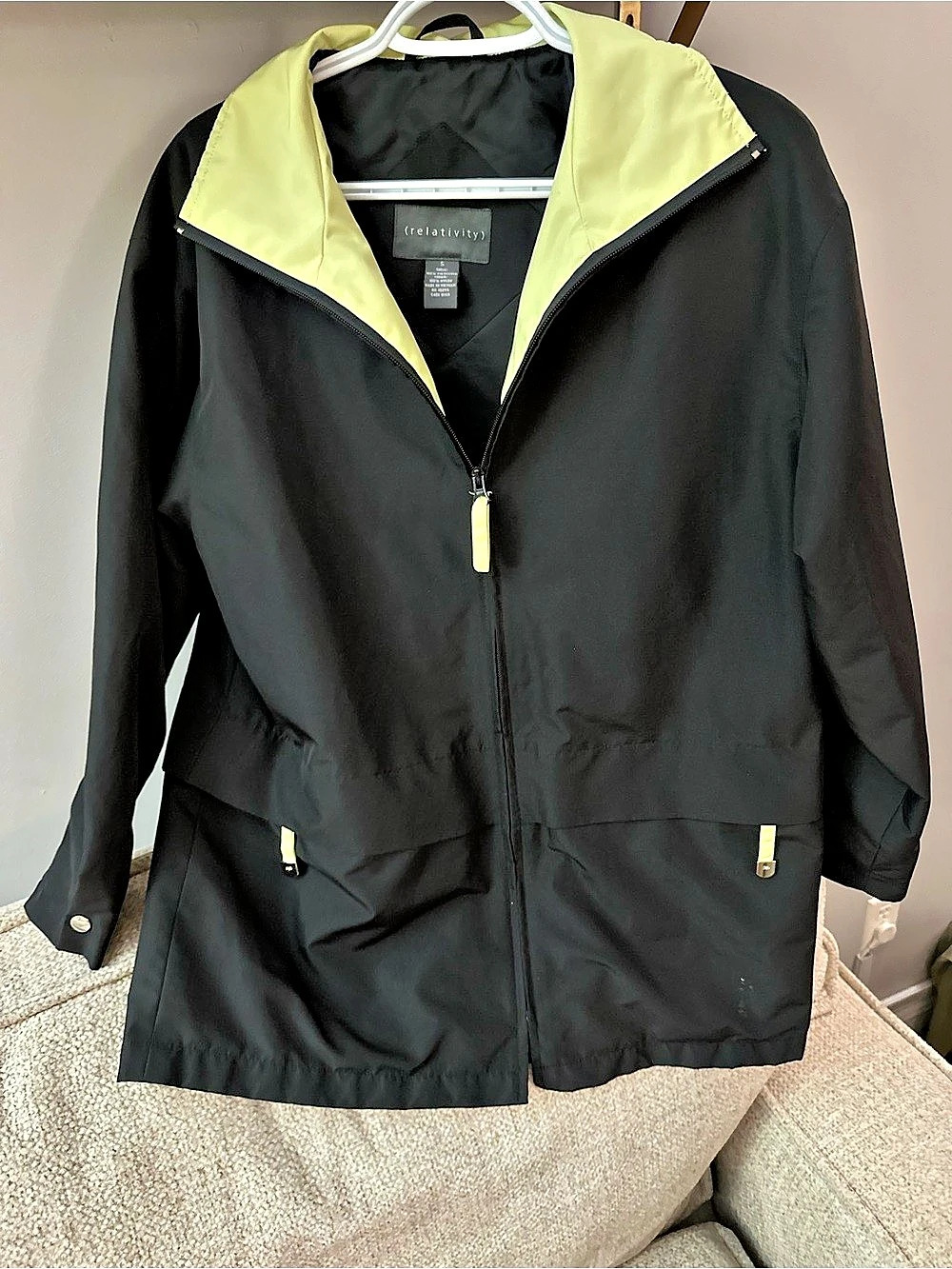 (relativity) Black & Light Green Nylon Jacket Like New